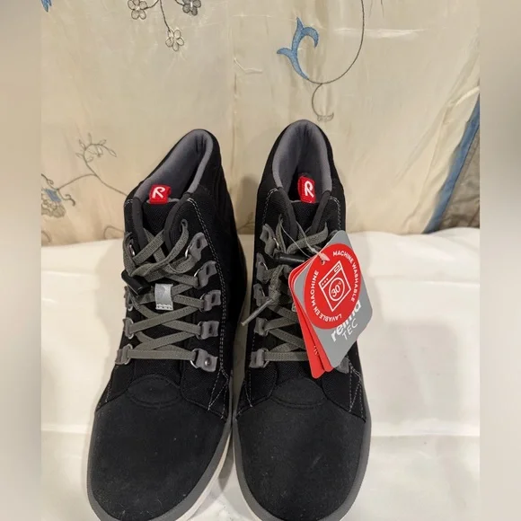 Stylish Black Ankle Boots - Picture 2 of 9